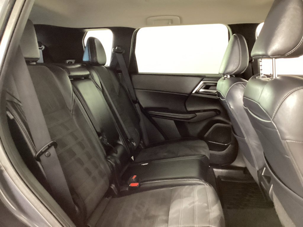 Used 2024 Mitsubishi Outlander SE Black Edition FWD image 27