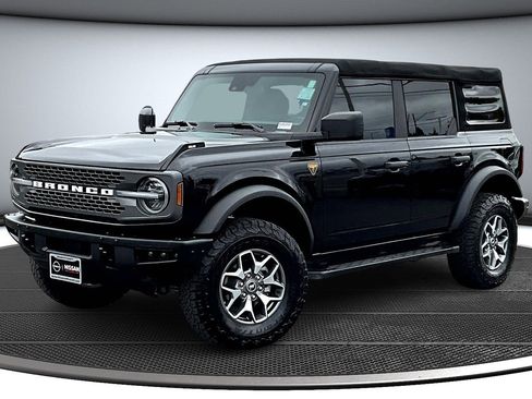 Used 2022 Ford Bronco Badlands image 3