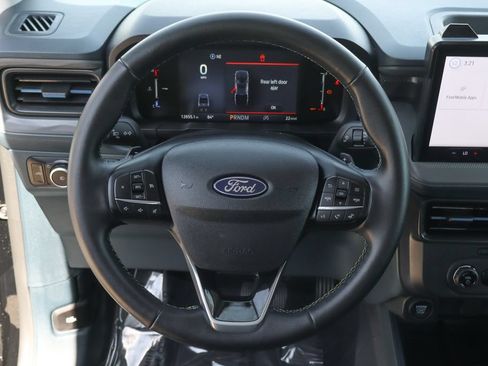 Used 2025 Ford Maverick Lobo AWD/4WD image 25