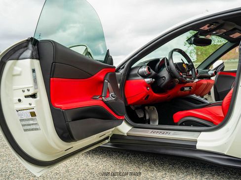 Used 2019 Ferrari 812 Superfast image 31