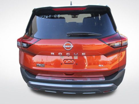 Used 2023 Nissan Rogue SL w/ SL Premium Package FWD image 10