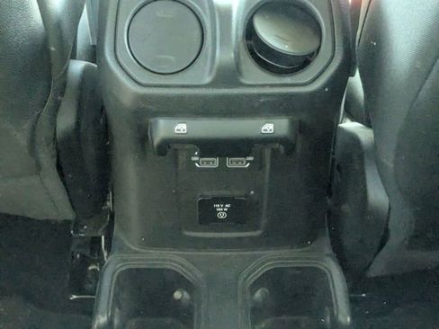 Used 2022 Jeep Wrangler Unlimited Rubicon w/ Cold Weather Group image 31