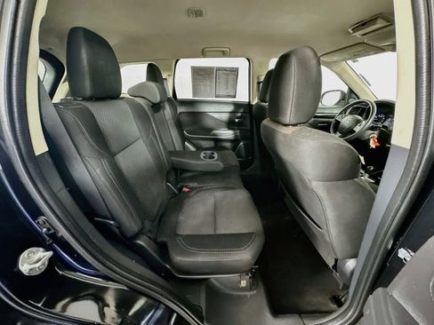 Used 2020 Mitsubishi Outlander SE AWD/4WD image 25