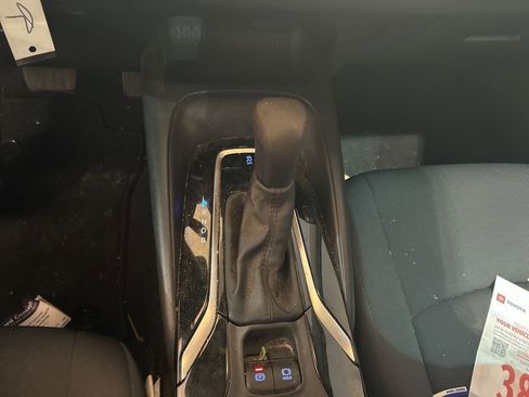 Used 2022 Toyota Corolla LE image 13