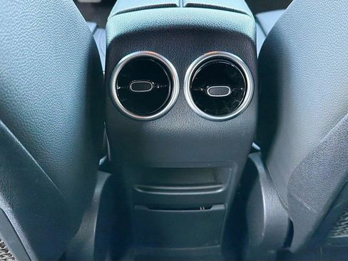 Used 2024 Mercedes-Benz GLB 250 image 19