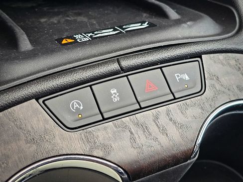 Used 2023 GMC Acadia Denali w/ Denali Technology Package AWD/4WD image 34