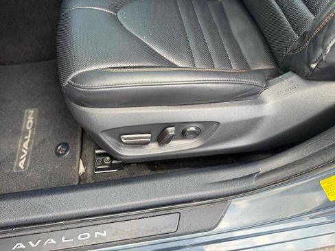 Used 2020 Toyota Avalon XSE FWD image 11