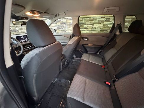 Used 2023 Nissan Rogue SV image 26