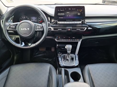 Used 2023 Kia Seltos EX AWD/4WD image 12