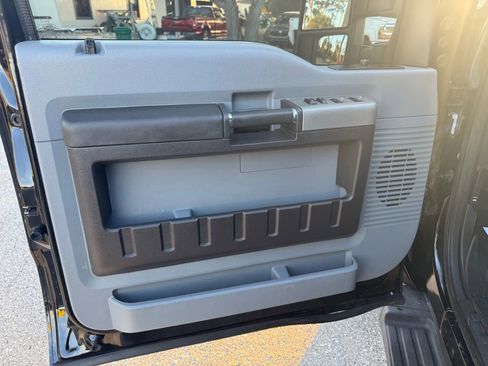 Used 2016 Ford F250 XLT w/ XLT Value Package image 13