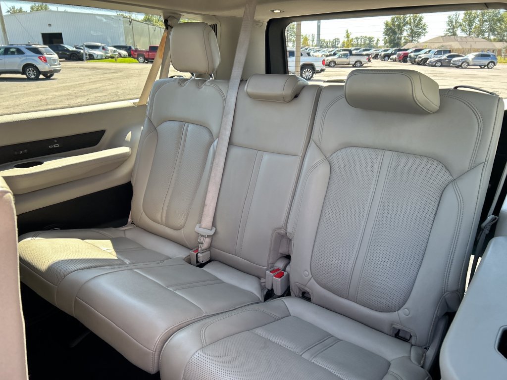 Used 2024 Jeep Wagoneer L 4WD w/ Premium Group I image 24