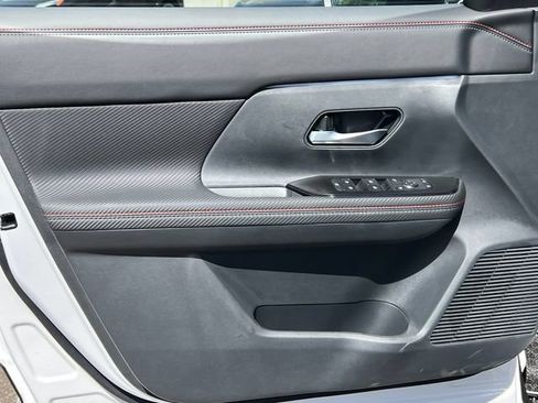 New 2026 Nissan Kicks SR AWD/4WD image 11
