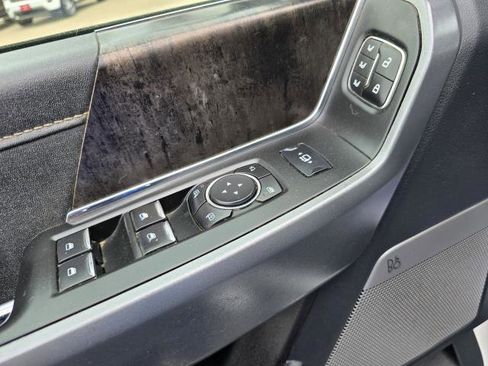 Used 2023 Ford F350 Lariat image 14