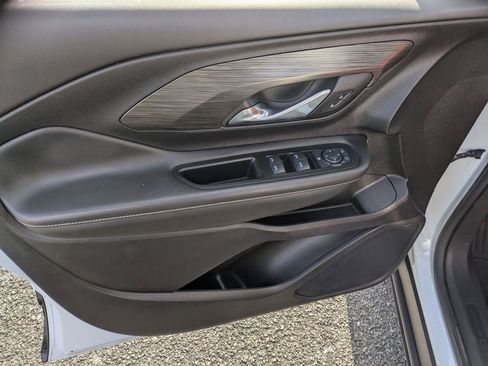 Used 2022 GMC Terrain SLE image 9