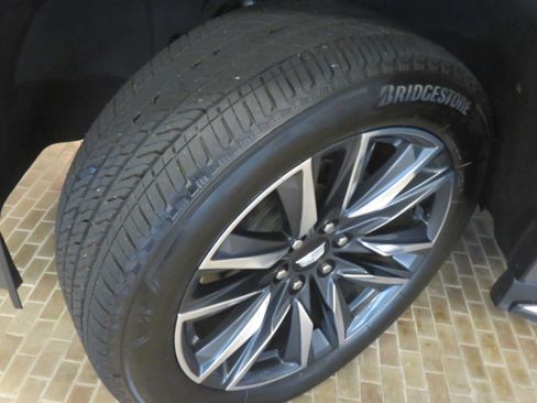 Used 2018 Cadillac Escalade Luxury AWD/4WD image 11