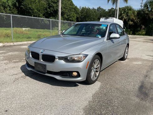 Used 2016 BMW 320i xDrive Sedan AWD/4WD image 2