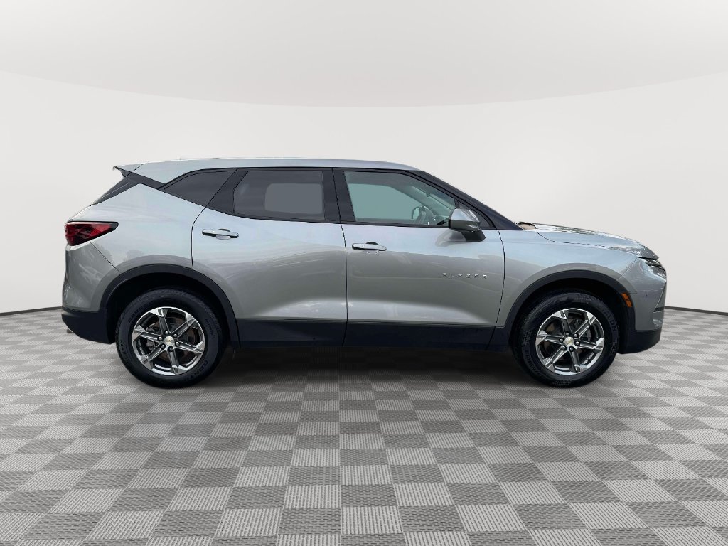 Used 2023 Chevrolet Blazer LT w/ Driver Confidence Package AWD/4WD image 8