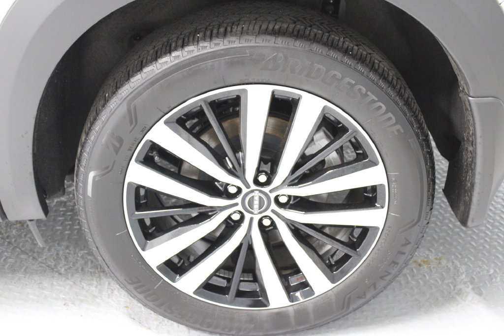 Certified 2024 Nissan Pathfinder Platinum w/ Cargo Package AWD/4WD image 19