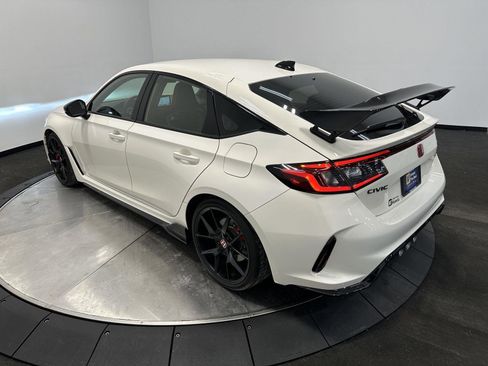 Used 2024 Honda Civic Type R image 4