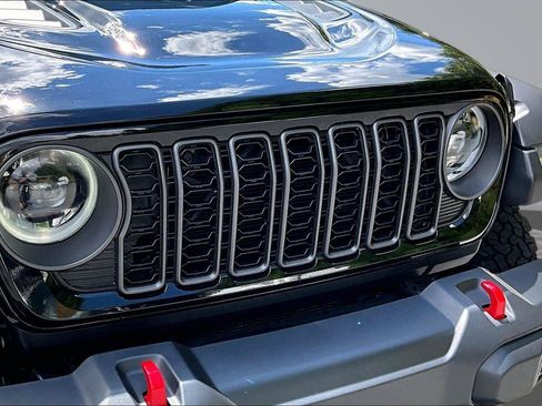 Used 2024 Jeep Wrangler Unlimited Rubicon w/ Convenience Group AWD/4WD image 44
