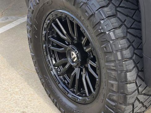 Used 2025 GMC Sierra 2500 Denali Ultimate image 9