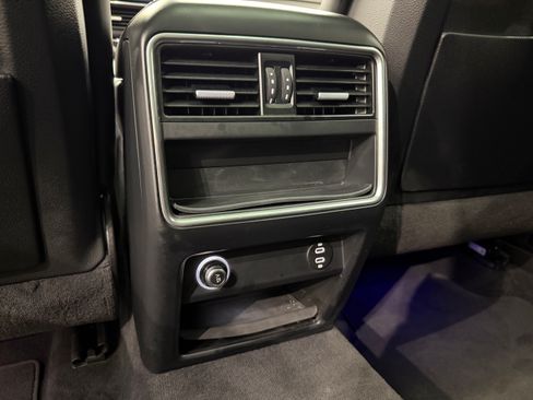 Certified 2023 Porsche Cayenne AWD/4WD image 21