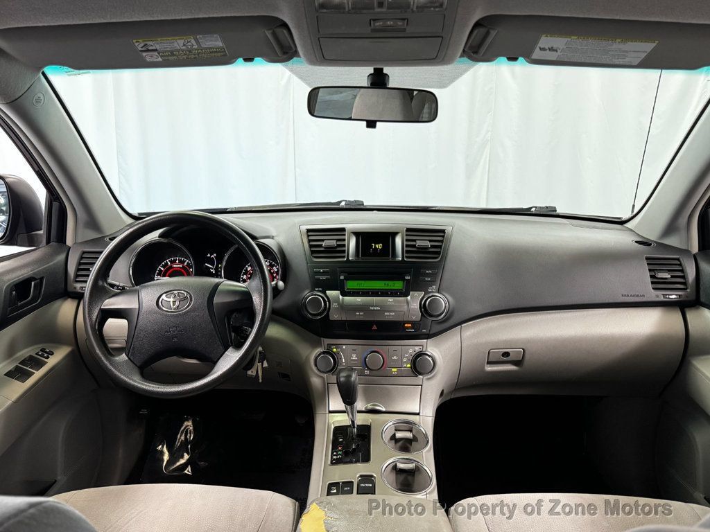 Used 2011 Toyota Highlander 4WD w/ Tow Pkg image 27