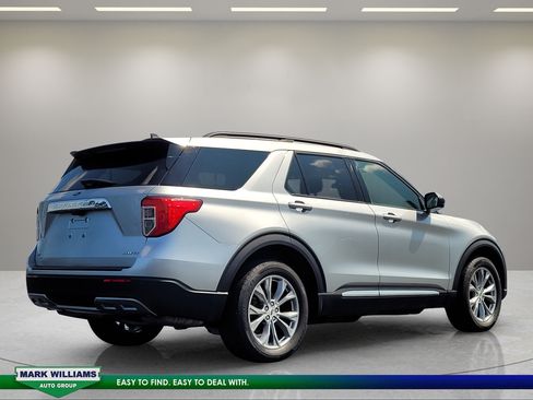 Certified 2023 Ford Explorer XLT w/ Equipment Group 202A AWD/4WD image 4
