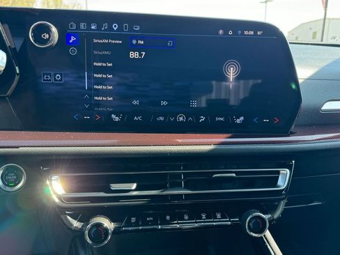 Used 2025 Chevrolet Traverse Z71 w/ Enhanced Driving Package image 31