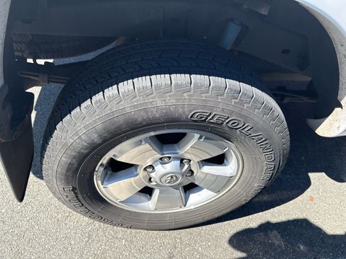 Used 2012 Toyota Tacoma PreRunner w/ TRD Sport Pkg RWD image 12