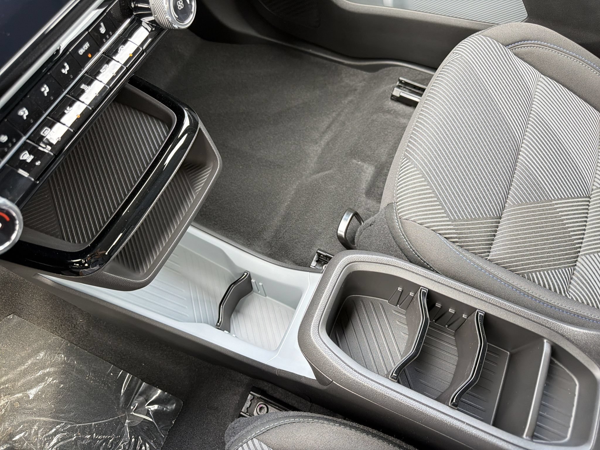 New 2027 Chevrolet Bolt LT w/ Comfort Package FWD image 6