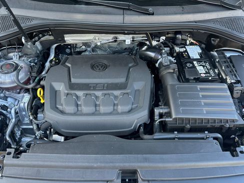 Used 2024 Volkswagen Tiguan SE image 24