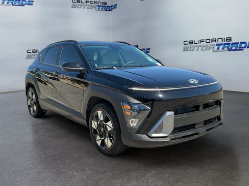 Used 2025 Hyundai Kona SEL FWD image 3