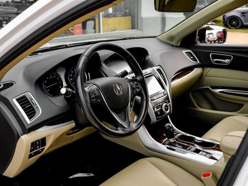 Used 2019 Acura TLX image 3
