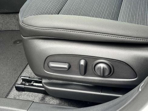 New 2026 Buick Envista Sport Touring w/ Convenience I Package FWD image 23