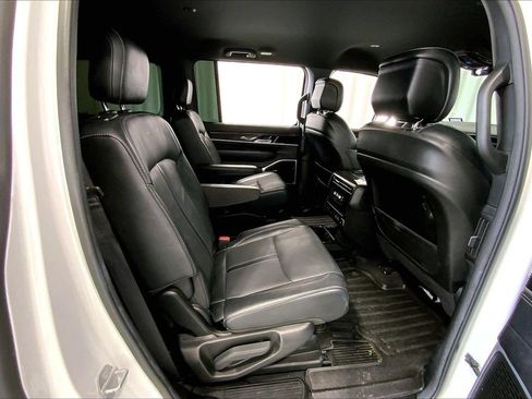 Used 2022 Jeep Wagoneer Series III w/ Flexible Seating Group RWD image 25