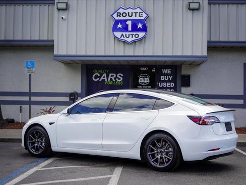 Used 2020 Tesla Model 3 Standard Range Plus RWD image 5