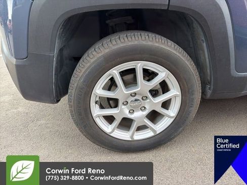 Used 2019 Jeep Renegade Latitude AWD/4WD image 19
