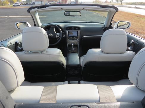 Used 2012 Lexus IS 250C image 17