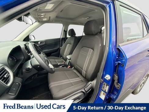 Used 2025 Hyundai Venue SEL image 20