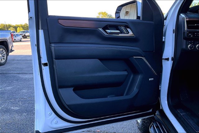 Used 2025 GMC Yukon Denali AWD/4WD image 20