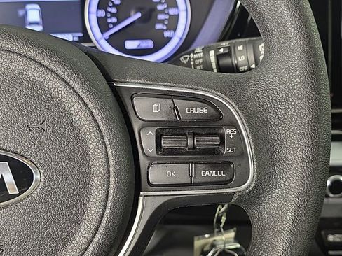 Used 2020 Kia Niro LX image 30