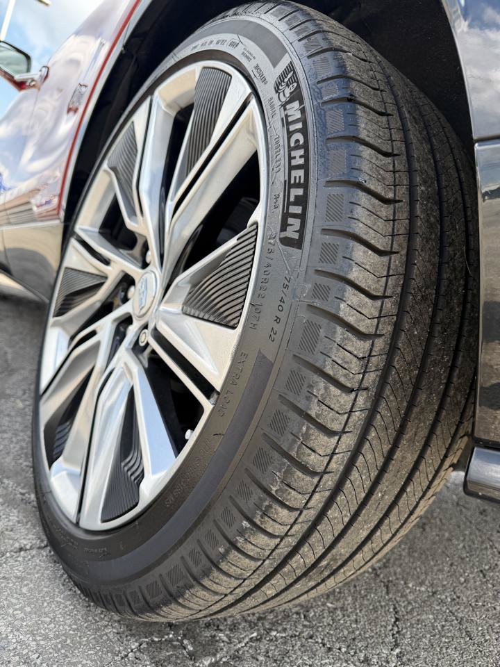 Used 2024 Cadillac Lyriq Luxury w/ LPO, Floor Liner Package AWD/4WD image 10
