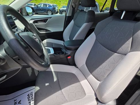 Used 2025 Toyota RAV4 XLE w/ Convenience Package AWD/4WD image 17