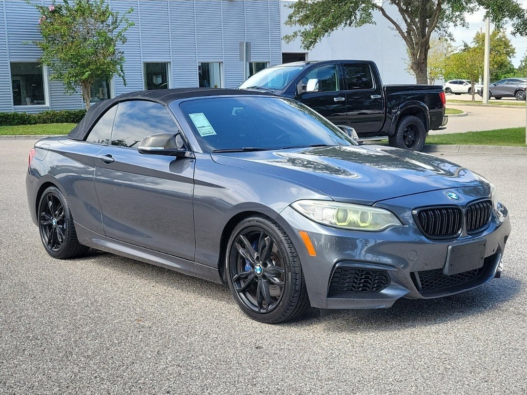 Used 2015 BMW M235i Convertible RWD image 4