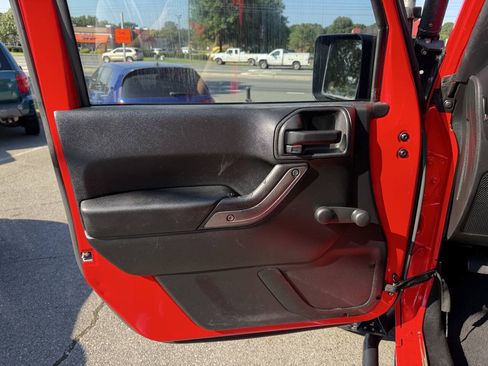 Used 2015 Jeep Wrangler Unlimited Sport w/ Max Tow Package AWD/4WD image 21