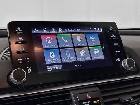 Used 2018 Honda Accord Touring image 17