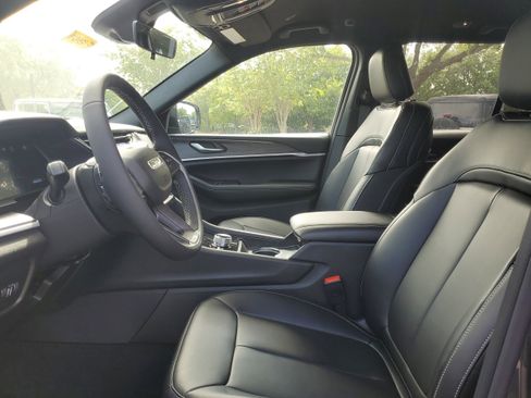 New 2026 Jeep Grand Cherokee Limited AWD/4WD image 12