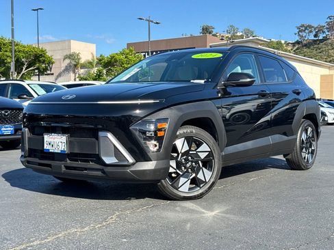 Used 2024 Hyundai Kona SEL FWD image 2