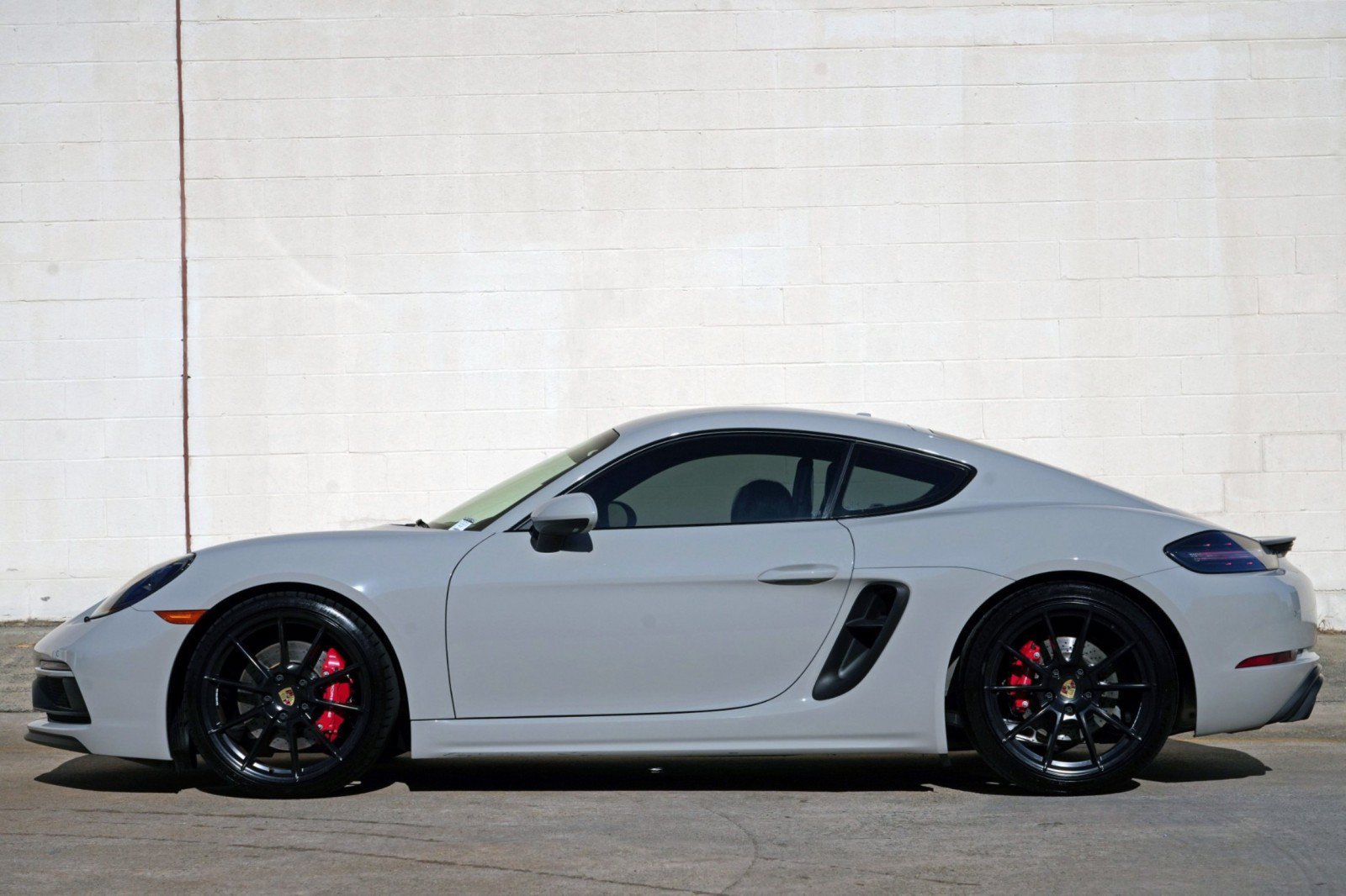 Used 2024 Porsche 718 Cayman GTS w/ GTS Interior Package RWD image 9
